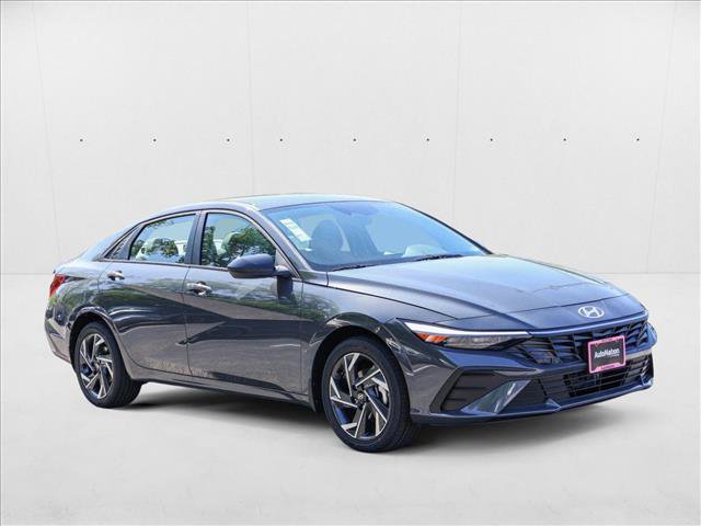 New 2025 Hyundai Elantra SEL video 3