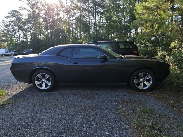 Used 2019 Dodge Challenger SXT RWD image 5