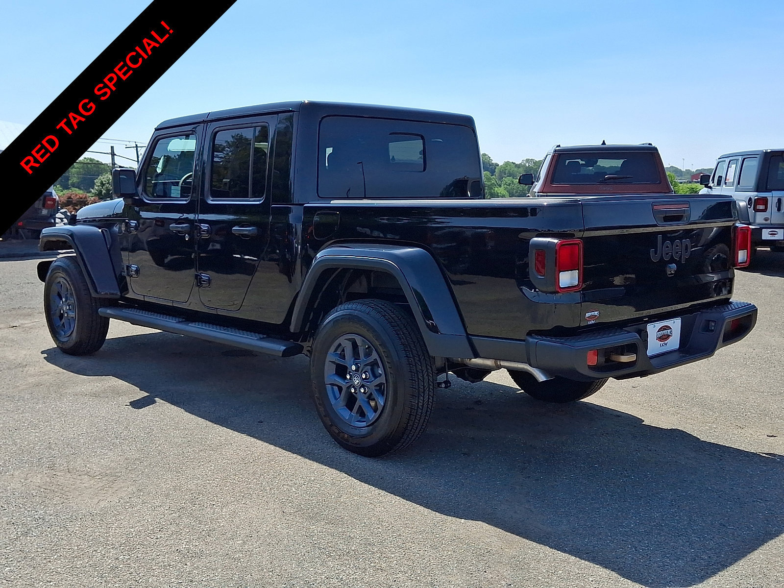 New 2026 Jeep Gladiator Sport AWD/4WD image 3