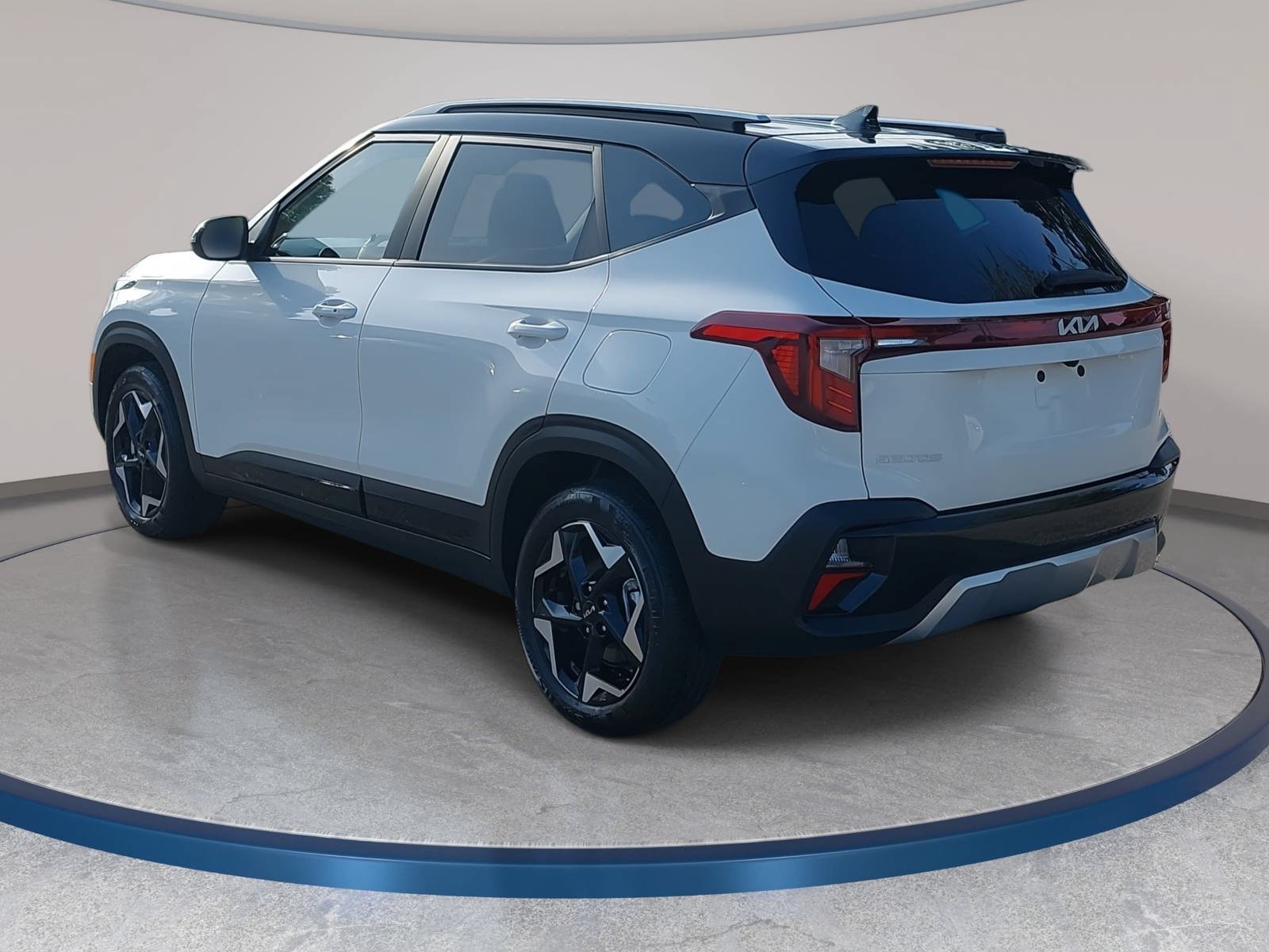 Used 2025 Kia Seltos S AWD/4WD image 7