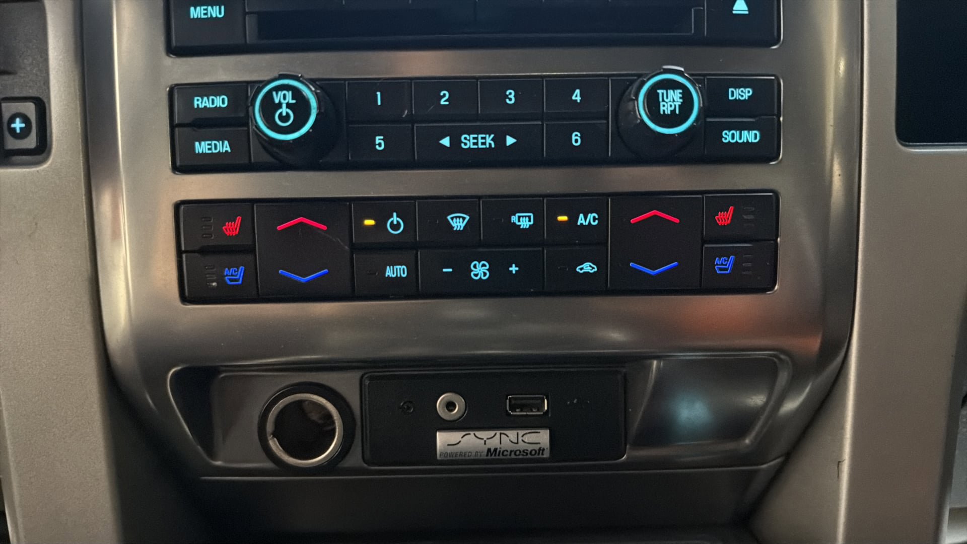 Used 2012 Ford F150 Raptor w/ Raptor Luxury Pkg image 27
