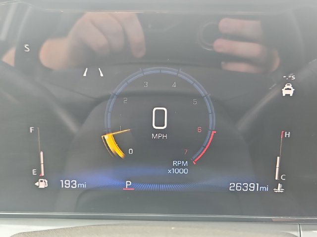 Used 2024 Chevrolet Trax LT w/ LT Convenience Package FWD image 16