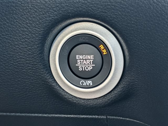 New 2026 Chrysler Pacifica Select FWD image 25