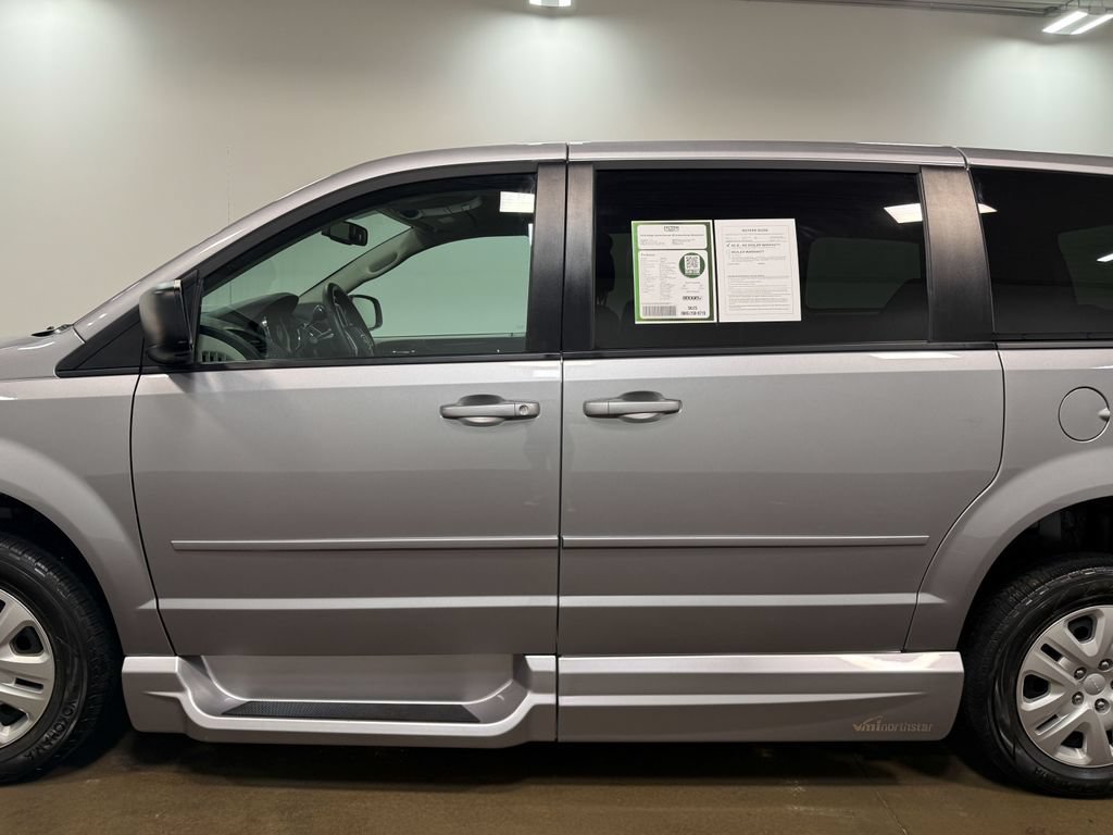 Used 2016 Dodge Grand Caravan SE w/ Quick Order Package 29E SE FWD image 43