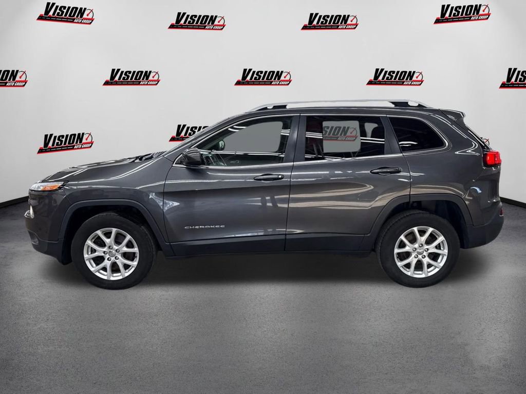 Used 2016 Jeep Cherokee Latitude w/ Cold Weather Group image 8