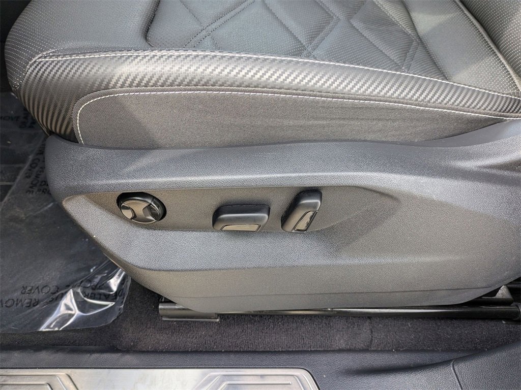 Used 2025 Volkswagen Atlas Cross Sport SE image 14