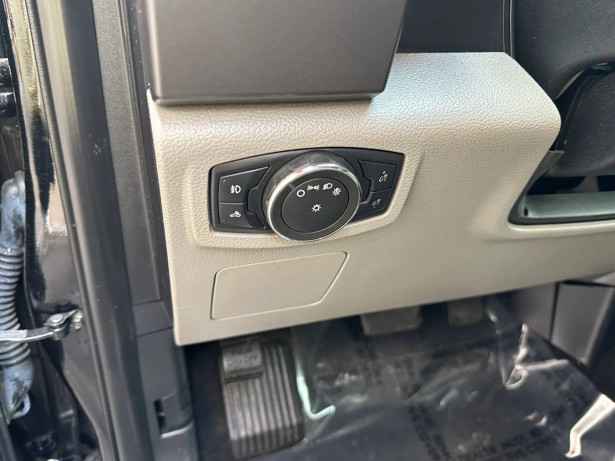Used 2016 Ford F150 XLT w/ XTR Package AWD/4WD image 11