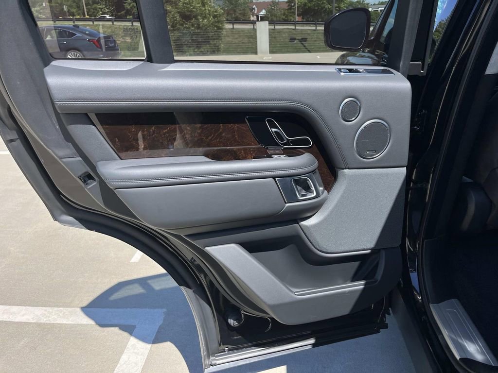 Used 2020 Land Rover Range Rover HSE AWD/4WD image 18