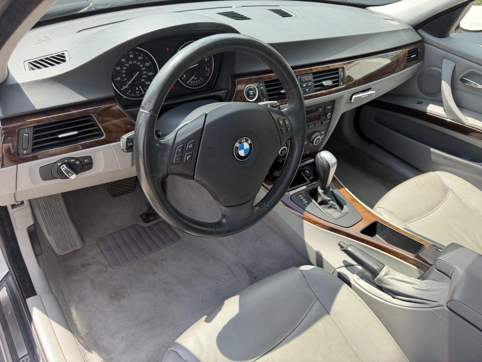 Used 2009 BMW 328i Sedan RWD image 4