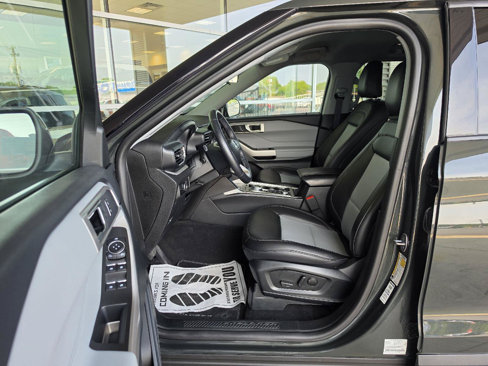 Used 2024 Ford Explorer XLT w/ Equipment Group 202A AWD/4WD image 19