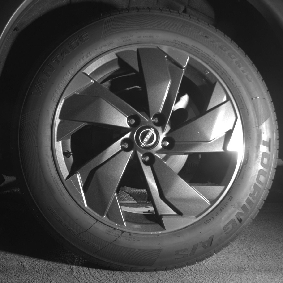 Used 2025 Nissan Rogue SV AWD/4WD image 14