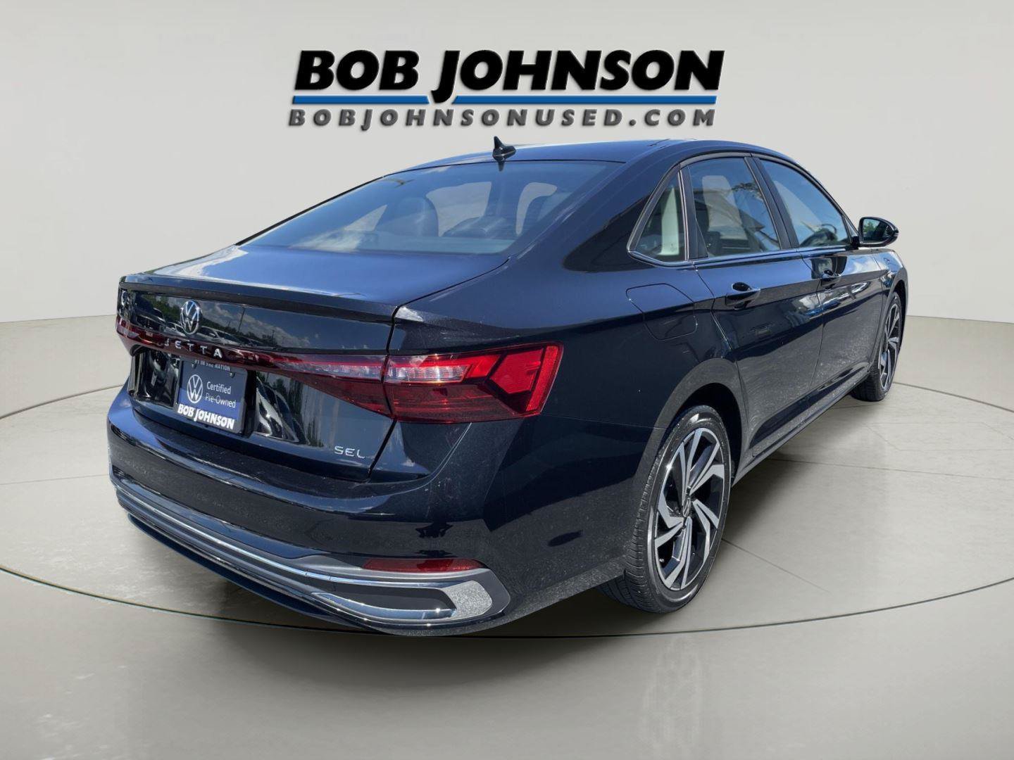 Used 2025 Volkswagen Jetta SEL FWD image 3
