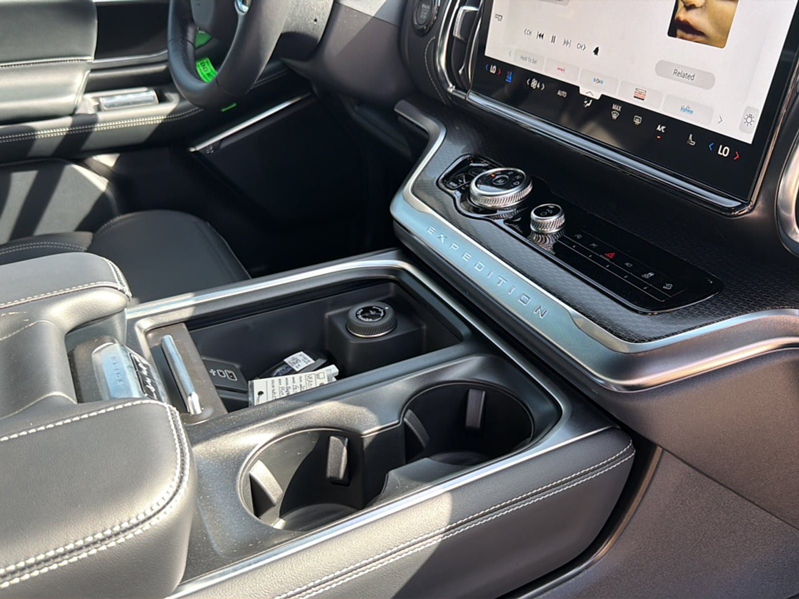 New 2027 Ford Expedition Platinum w/ Stealth Appearance Package AWD/4WD image 17
