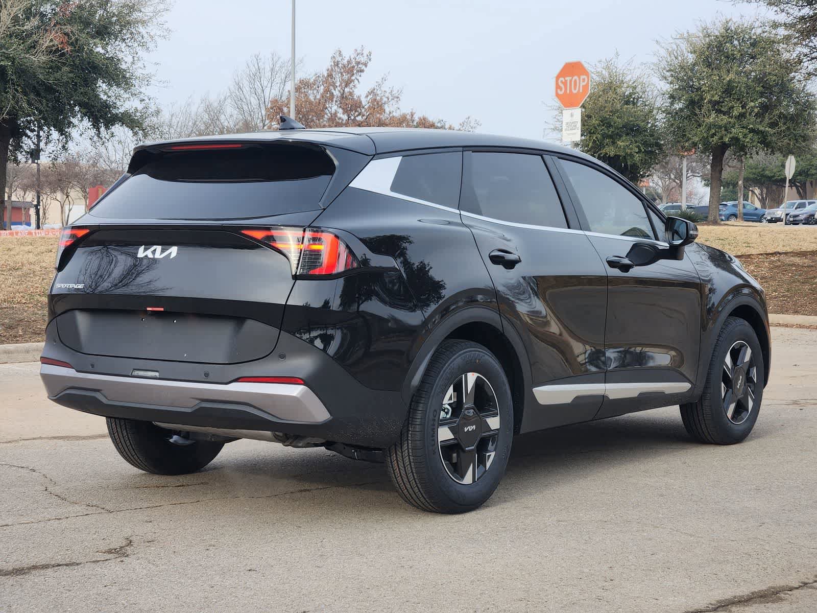 New 2026 Kia Sportage LX image 4