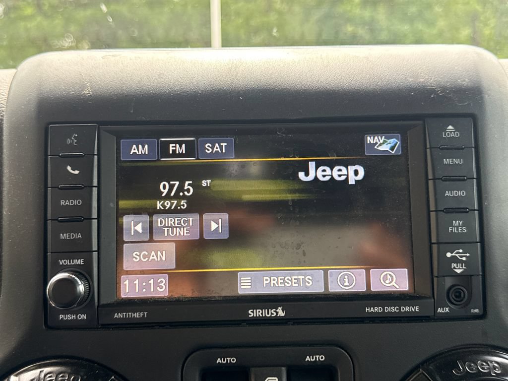 Used 2017 Jeep Wrangler Unlimited Rubicon AWD/4WD image 25