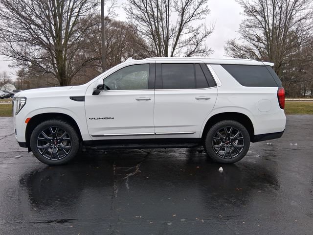 Used 2023 GMC Yukon SLT w/ SLT Luxury Package AWD/4WD image 3
