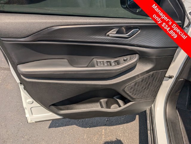 Used 2025 Jeep Grand Cherokee L Altitude AWD/4WD image 14