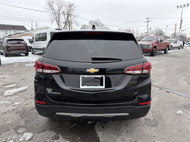 Used 2022 Chevrolet Equinox LT w/ Driver Convenience Package image 4