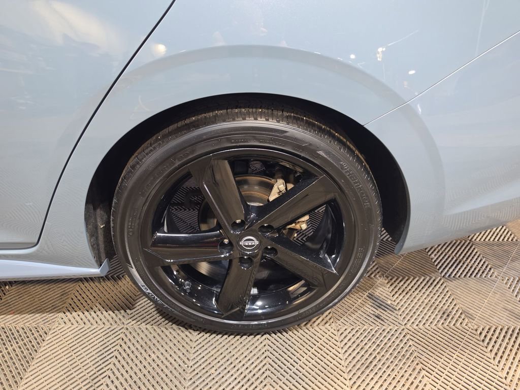 Used 2024 Nissan Sentra SR w/ SR Premium Package FWD image 19