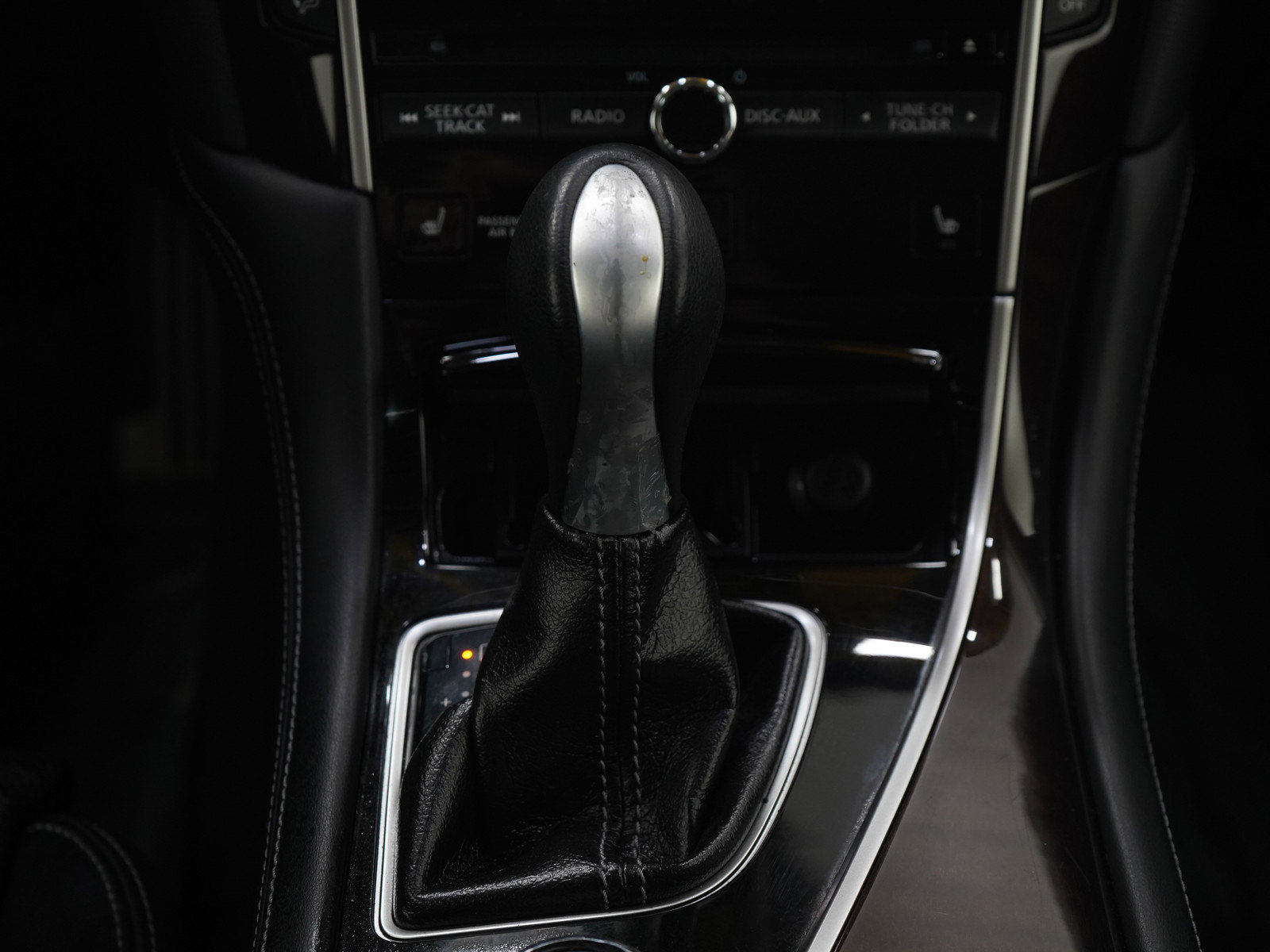 Used 2015 INFINITI Q50 AWD w/ Deluxe Touring Package image 18