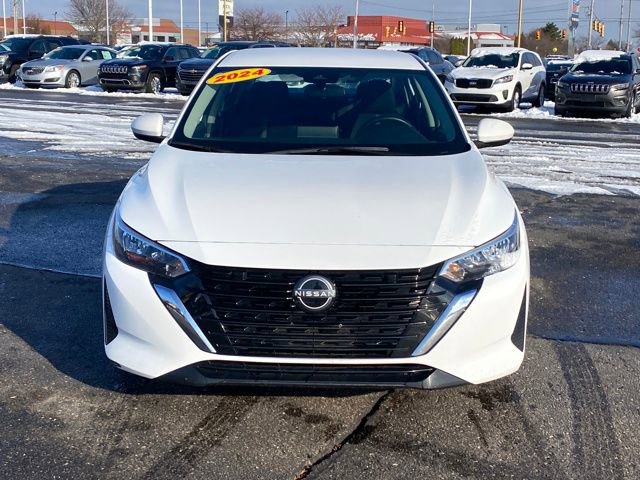 Used 2024 Nissan Sentra SV image 3