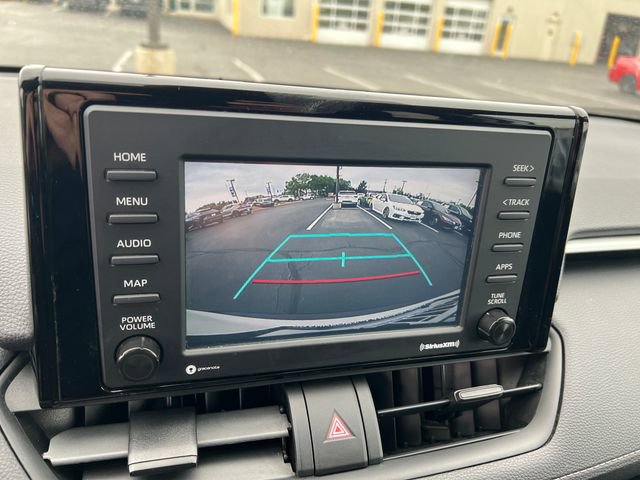 Used 2021 Toyota RAV4 LE AWD/4WD image 19