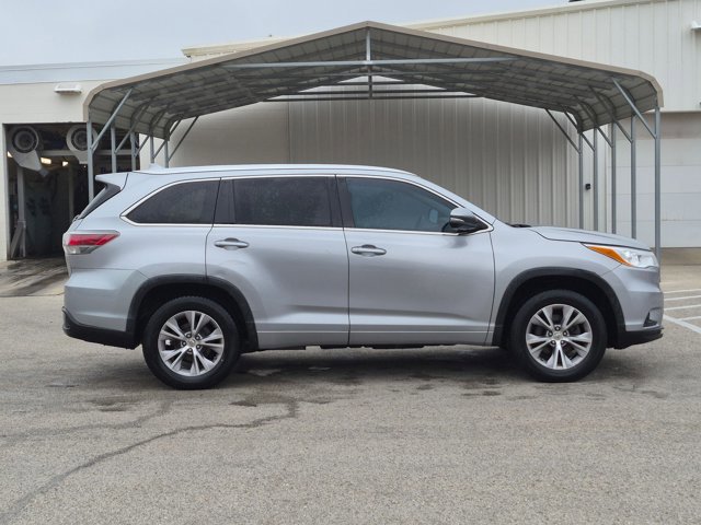 Used 2015 Toyota Highlander XLE FWD image 4