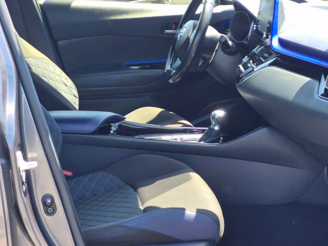 Used 2021 Toyota C-HR XLE FWD image 19