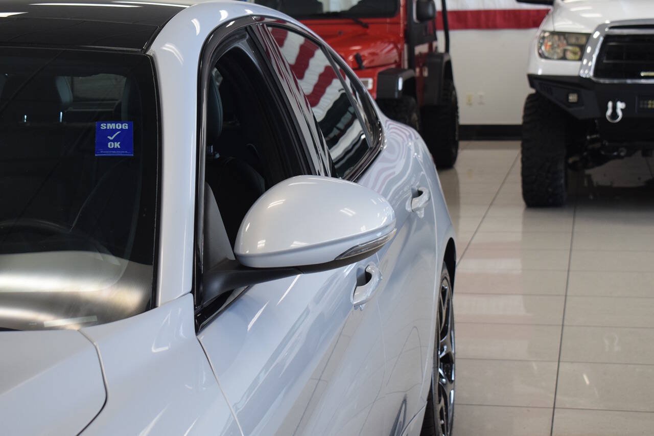 Used 2022 Alfa Romeo Giulia Ti RWD image 9