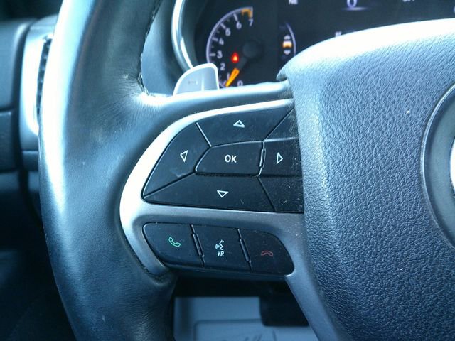 Used 2017 Jeep Grand Cherokee Altitude AWD/4WD image 13