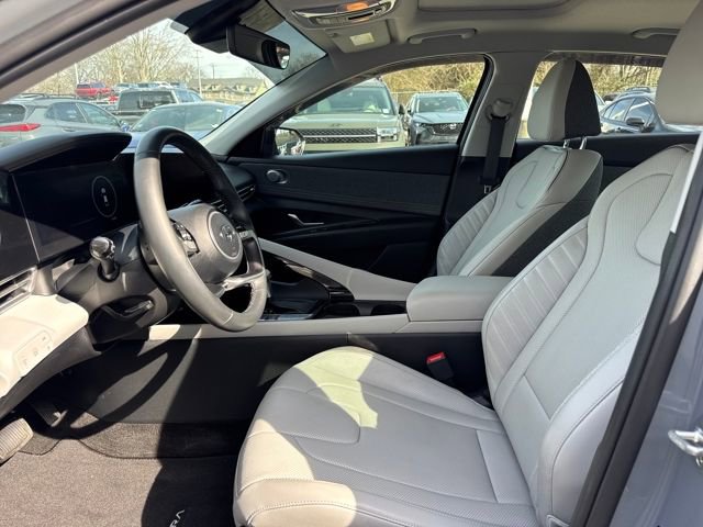 Certified 2022 Hyundai Elantra Limited w/ Cargo Package image 13