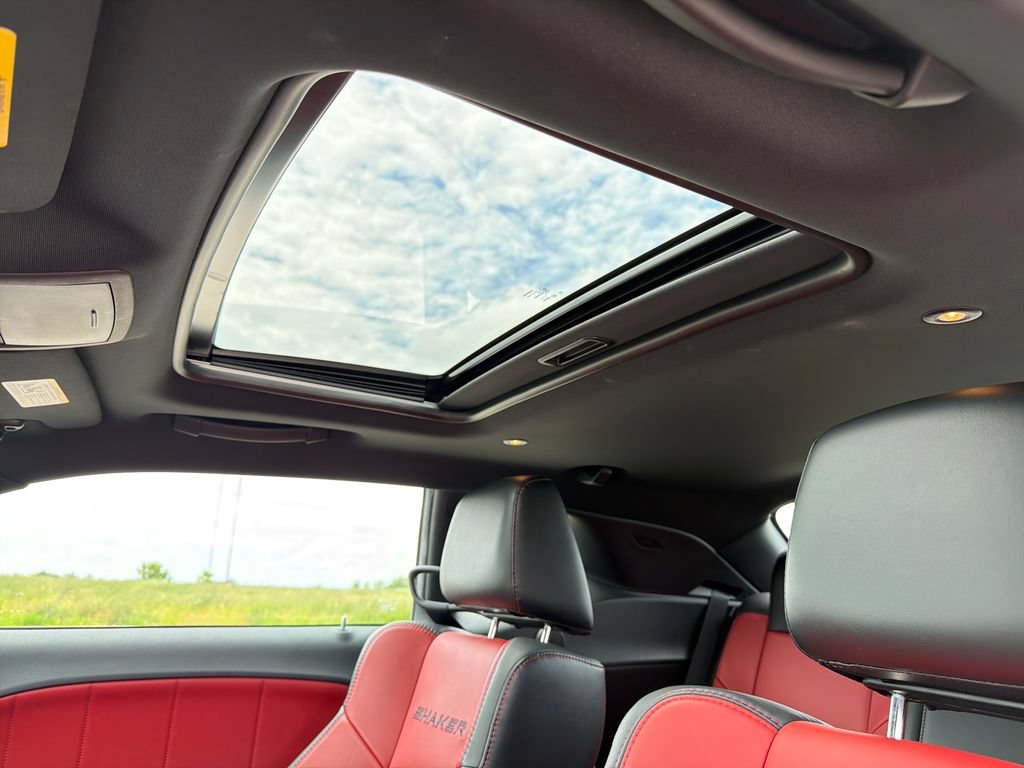 Used 2015 Dodge Challenger R/T Plus RWD image 4