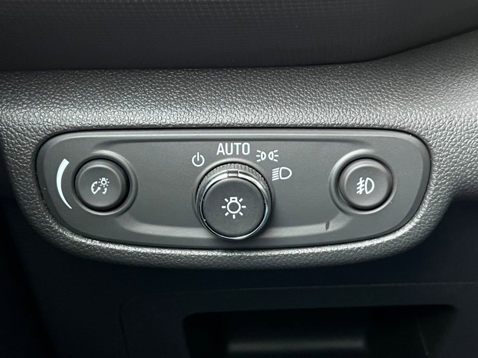 Used 2023 Chevrolet TrailBlazer ACTIV w/ Sun and Liftgate Package image 18