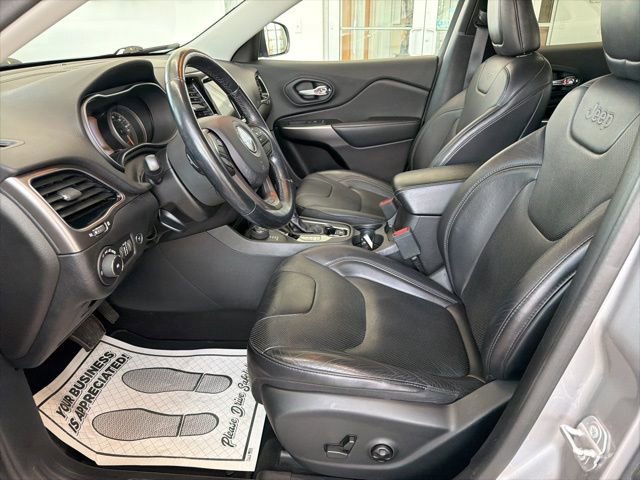 Used 2020 Jeep Cherokee Limited image 17