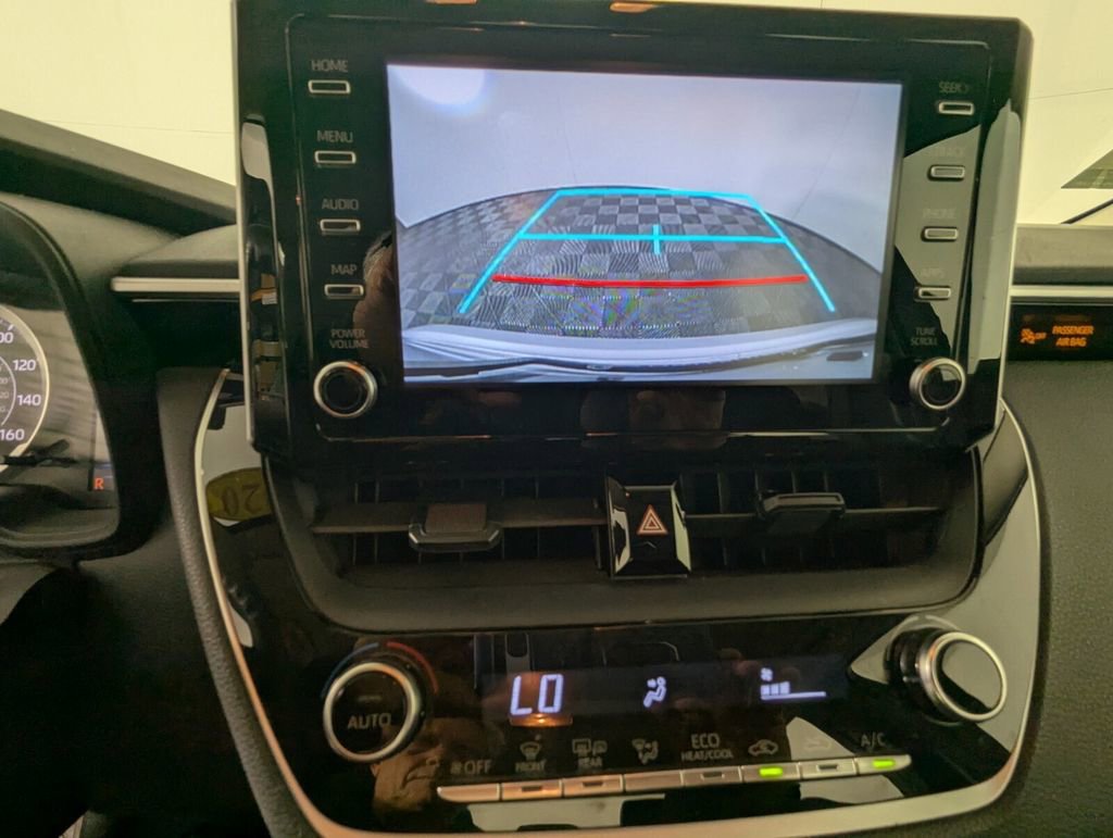 Used 2020 Toyota Corolla LE image 13