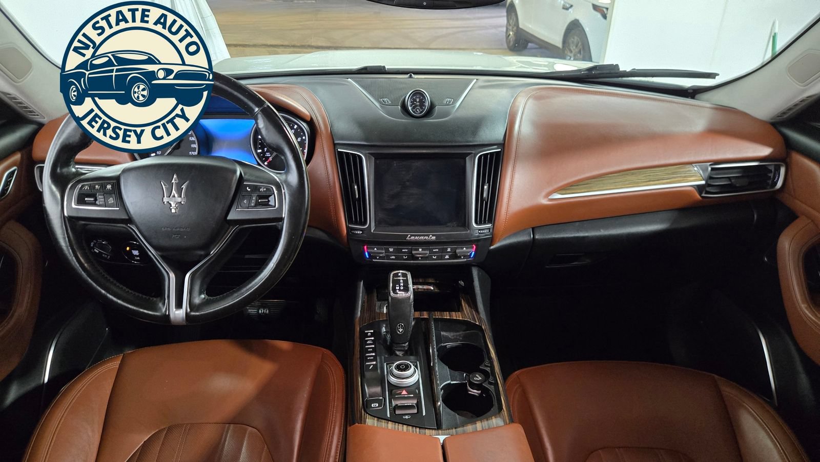 Used 2019 Maserati Levante GranLusso AWD/4WD image 32