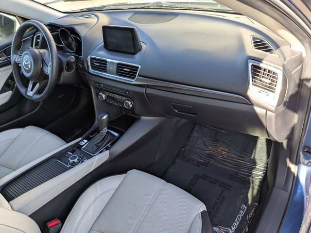 Used 2017 MAZDA MAZDA3 Grand Touring image 22