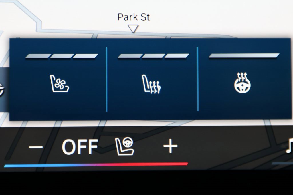 Used 2025 BMW M3 w/ Executive Package image 30