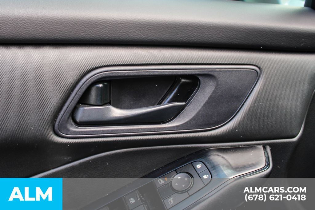 Used 2024 Nissan Rogue S FWD image 36