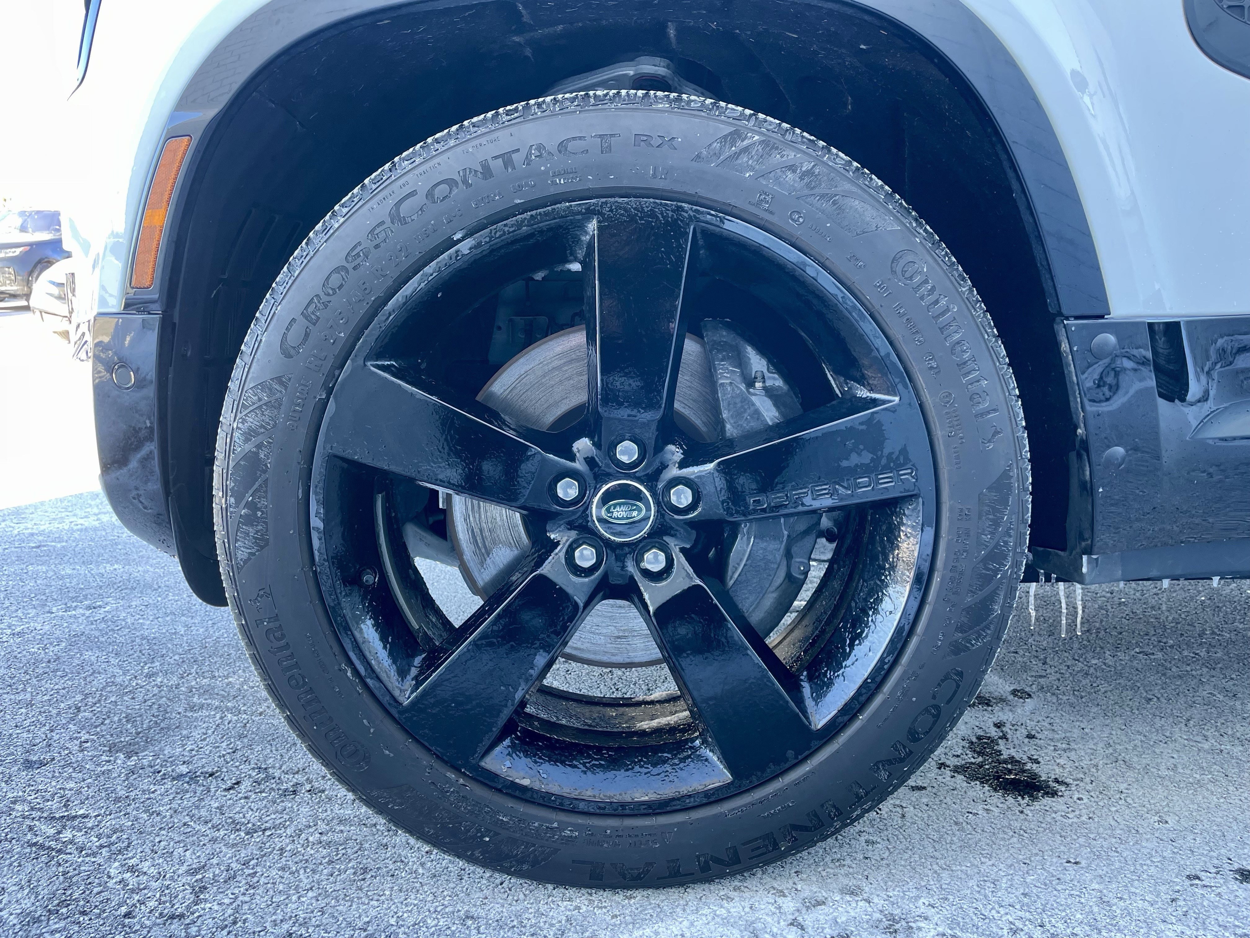 Certified 2025 Land Rover Defender 110 X-Dynamic SE image 9