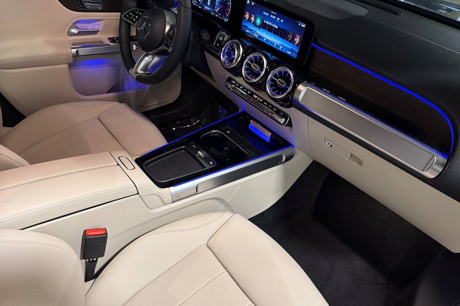 New 2026 Mercedes-Benz GLB 250 image 14