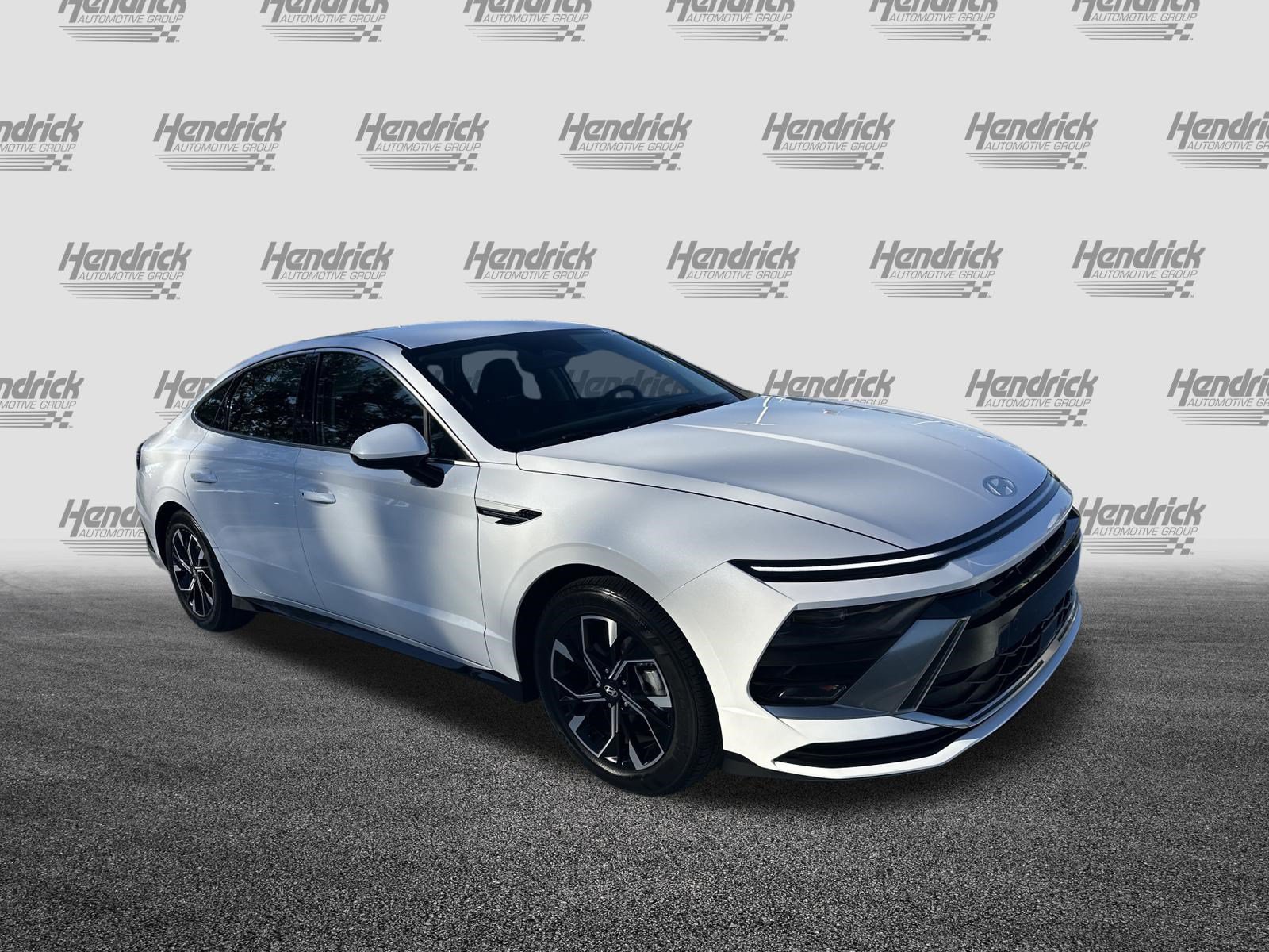 Used 2025 Hyundai Sonata SEL FWD image 2