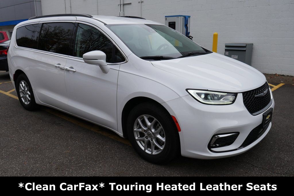 Used 2022 Chrysler Pacifica Touring-L image 2