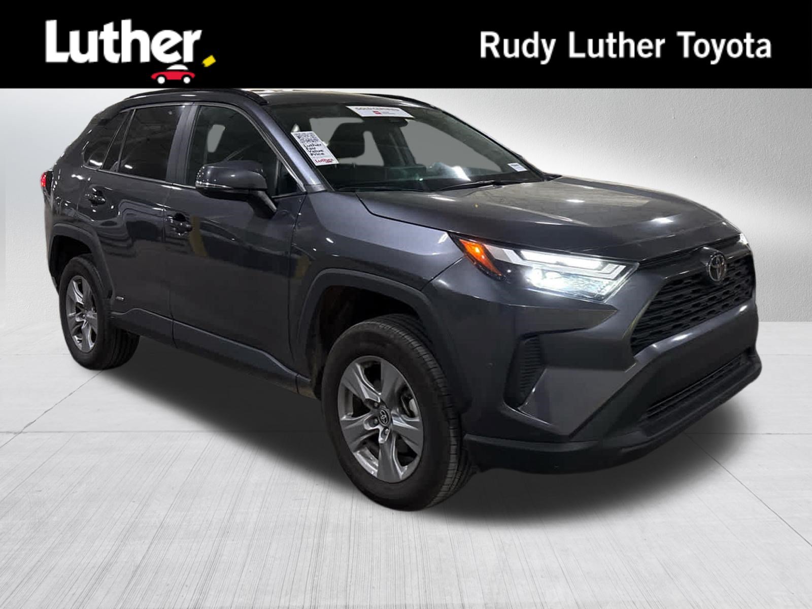 Used 2025 Toyota RAV4 XLE AWD/4WD image 1
