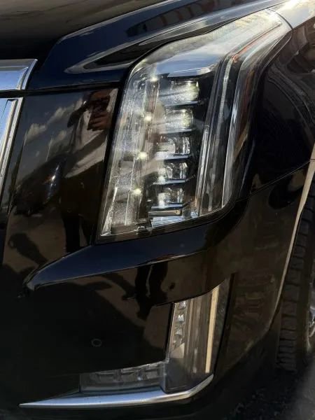 Used 2015 Cadillac Escalade Premium AWD/4WD image 9