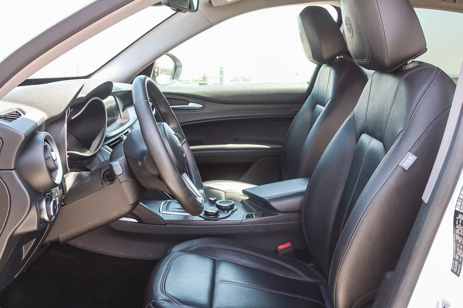 Used 2019 Alfa Romeo Stelvio RWD image 18