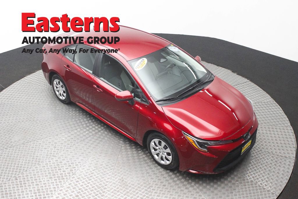 Used 2025 Toyota Corolla LE image 3