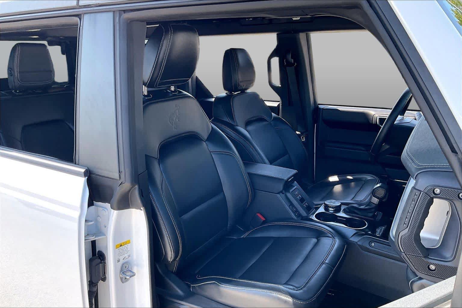 Used 2025 Ford Bronco Outer Banks AWD/4WD image 8
