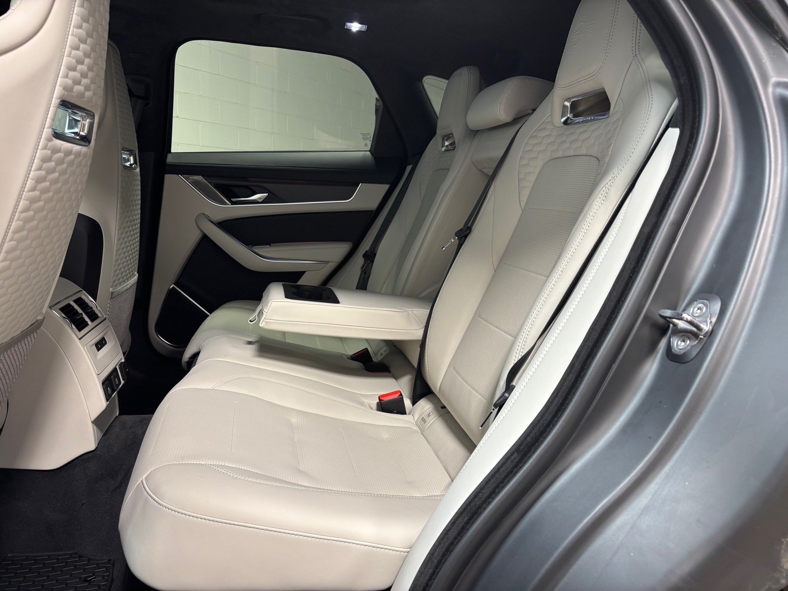 New 2026 Jaguar F-PACE SVR 575 Edition AWD/4WD image 27