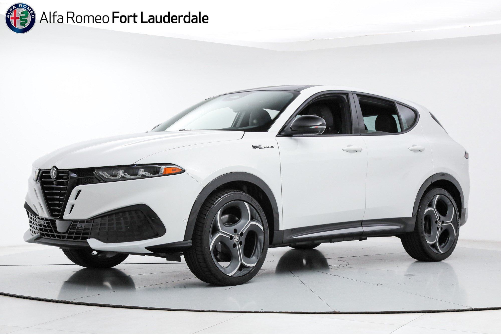New 2026 Alfa Romeo Tonale w/ Active Assist Package AWD/4WD image 1